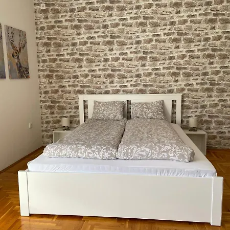 Sunny Apartment *